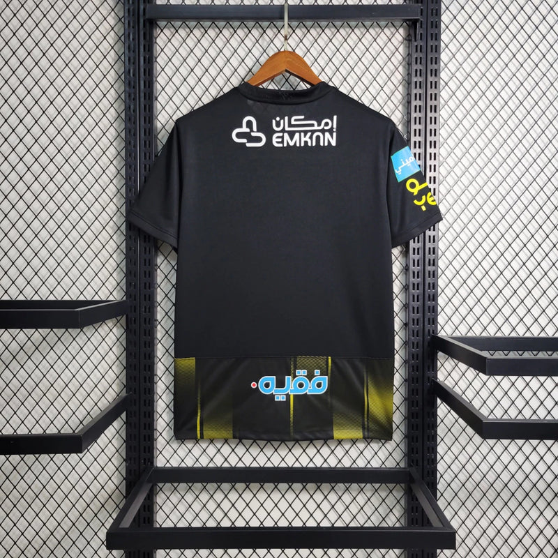 Camisa Al-Ittihad Third (3) 2023/24 Nike Torcedor Masculina com design moderno em cores exclusivas, escudo oficial estampado e tecido leve com tecnologia Dri-FIT para alta respirabilidade e conforto.