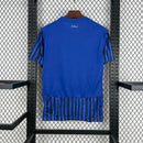 Camisa Al-Hilal Home I 2025/26 Puma Torcedor Masculina azul, uniforme oficial do clube saudita Al-Hilal, design moderno com tecnologia Puma DryCell, confortável e respirável, ideal para torcedores, colecionadores e fãs de futebol asiático