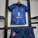 Kit Infantil Atlético de Madrid Third III 2024/25 Nike azul, com camisa, short e meia, tecido leve Dri-FIT, uniforme infantil moderno para jogos, treinos e torcedores mirins