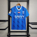 Camisa Al-Hilal (1) Home 2023/24 Puma Torcedor Masculina azul royal com escudo oficial bordado e logo Puma, modelo oficial do clube saudita.