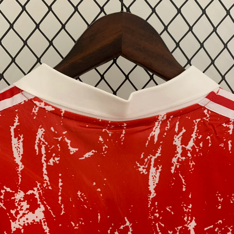 "Camisa União Soviética Home I 1990/91 Adidas retrô masculina vermelha com detalhes dourados, gola careca e tecido leve respirável para torcedores e colecionadores"