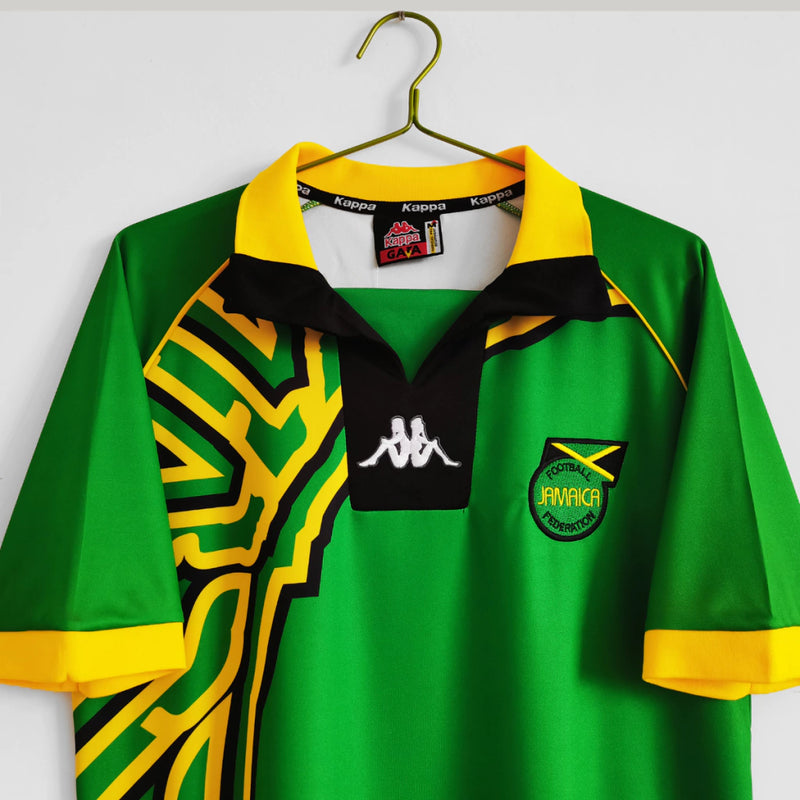 Camisa Jamaica Away II 1998/99 Kappa Retrô Masculina verde – uniforme clássico da seleção jamaicana com design histórico, escudo bordado e logo Kappa, ideal para colecionadores e fãs de futebol retrô."