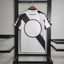 Camisa Vasco Away II 1997/98 Kappa Retrô Masculina, listras pretas e brancas, escudo do Vasco bordado no peito, gola redonda, tecido leve e respirável, ideal para torcedores e colecionadores.