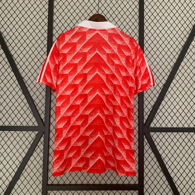 Camisa União Soviética Home I 1987/88 Adidas retrô masculina vermelha com detalhes dourados, gola careca e tecido leve respirável para torcedores e colecionadores"