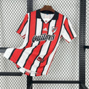 Camisa River Plate Away II 1999/00 Adidas Retrô Masculina na cor branca e vermelha, modelo clássico dos anos 90, peça histórica e colecionável para torcedores e apaixonados pelo futebol argentino.