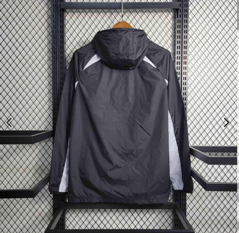 Corta vento Corinthians 2024 2025 Nike masculino nas cores preto e cinza com escudo no peito 