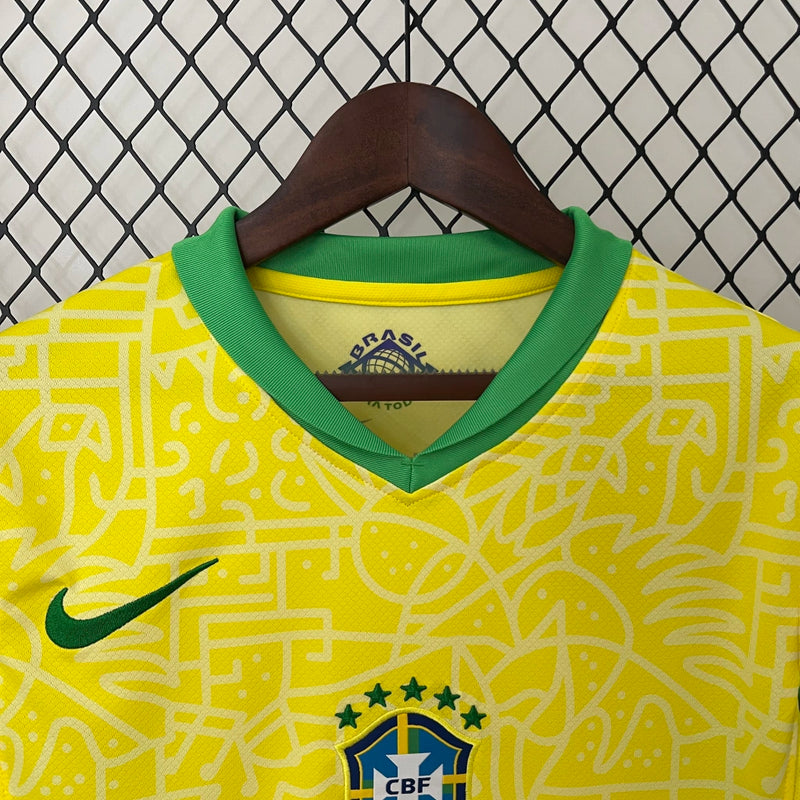Camisa Brasil Home (1) 2024/25 Torcedor Masculina oficial, cores da seleção brasileira, escudo bordado, tecido leve e respirável