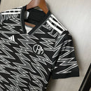 Camisa Atlético Mineiro Third III 2024/25 Adidas Torcedora Feminina oficial, corte acinturado, escudo bordado e tecido AEROREADY