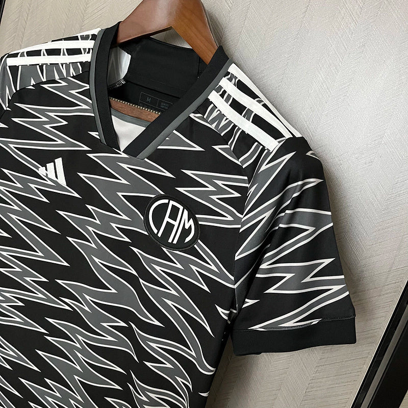 Camisa Atlético Mineiro Third III 2024/25 Adidas Torcedora Feminina oficial, corte acinturado, escudo bordado e tecido AEROREADY