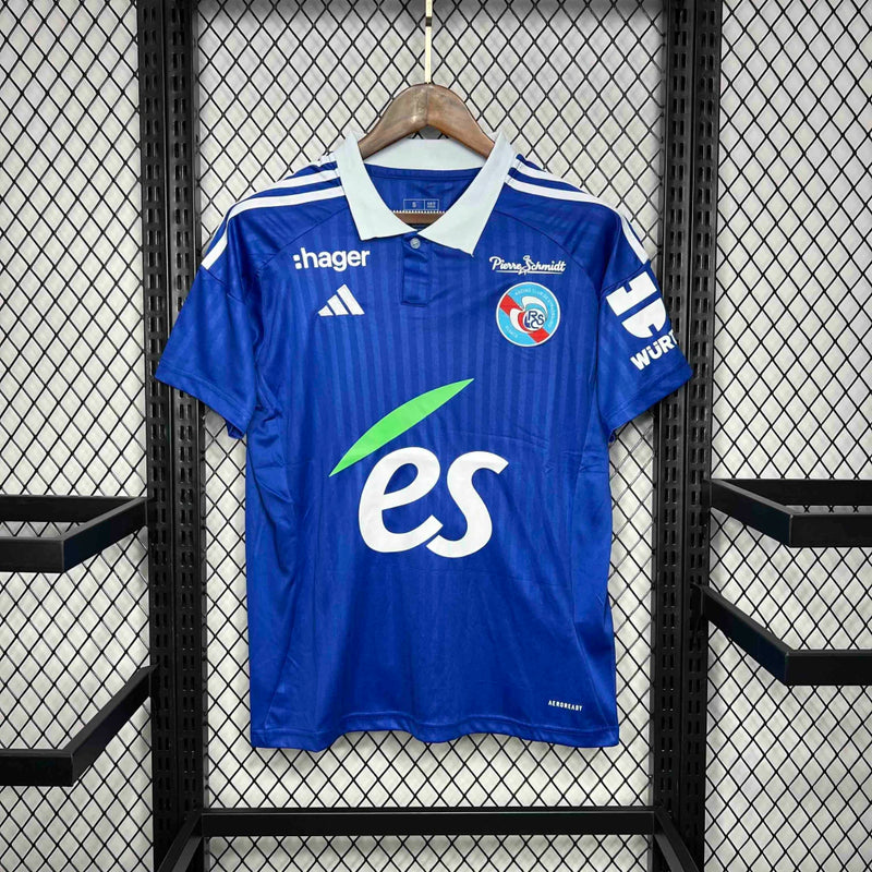 Camisa Strasbourg Home I 2024/25 Adidas Torcedor Masculina Azul com detalhes brancos, escudo do RC Strasbourg bordado e tecido leve com tecnologia Aeroready.”