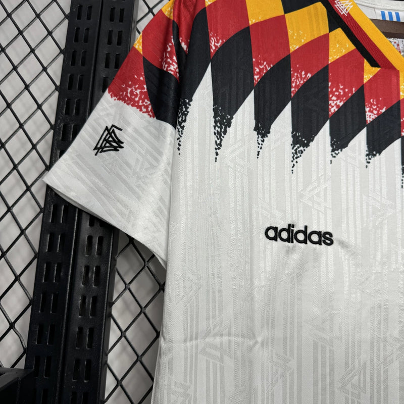 Camisa Alemanha Home I 1994/95 Adidas Retrô Masculina branca com detalhes em preto, vermelho e amarelo – modelo histórico para colecionadores e torcedores.