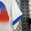 Kit Infantil Inglaterra Home I 2025/26 Nike - Conjunto completo de treino para crianças, com estilo, conforto e detalhes exclusivos da Seleção Inglesa