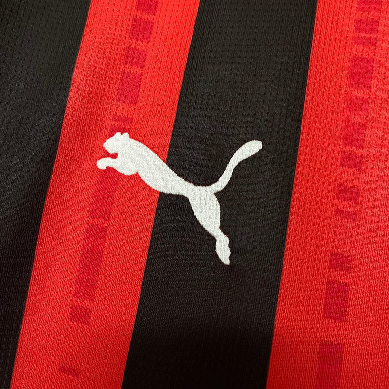 Camisa Portugal Edição A Seleção 2024 Torcedor Masculina Nike vermelha com detalhes verdes oficial, tecido leve e confortável para torcedores da Seleção Portuguesa