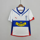 Camisa Retrô Universidad Católica Home I 2009/10 Puma Masculina branca, uniforme titular clássico do futebol chileno com escudo da Católica no peito, design retrô, ideal para torcedores e colecionadores.