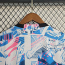 Camisa Japão Concept Dragon Ball Z 2022/23 Adidas Torcedor Masculina branca, uniforme inspirado no anime Dragon Ball Z com design exclusivo, escudo da seleção japonesa e tecnologia AEROREADY para conforto e performance