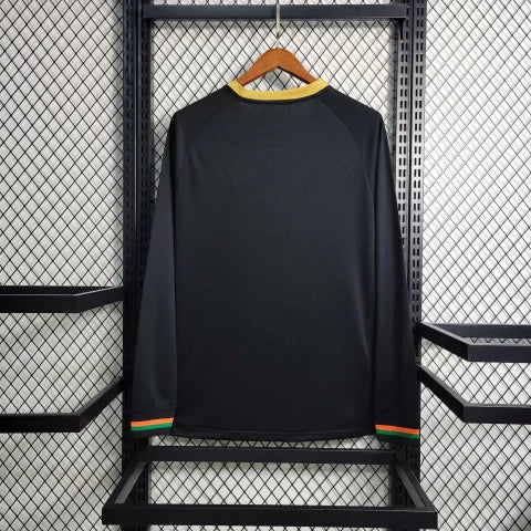 Camisa Venezia Home I 2023/24 Kappa Torcedor Masculina Preta Manga Longa com detalhes em dourado e laranja, escudo bordado e design elegante inspirado na moda italiana.”

