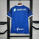 Camisa Al-Hilal Home I 2024/25 Masculina para torcedor, azul com detalhes em branco, modelo oficial do clube saudita, ideal para fãs e colecionadores."