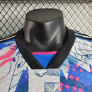 Camisa Japão Concept Dragon Ball Z 2022/23 Adidas Jogador Masculina branca, versão jogador com design inspirado no anime Dragon Ball Z, tecido premium, tecnologia AEROREADY e modelagem mais justa para alta performance no futebol