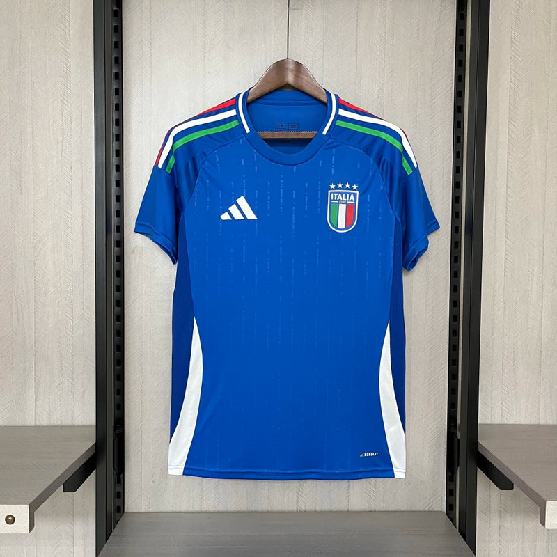 Camisa Itália Home I 2024/25 Adidas masculina, azul, com escudo da seleção italiana em destaque, tecido leve e respirável, ideal para treinos, jogos e torcer pelo time.”