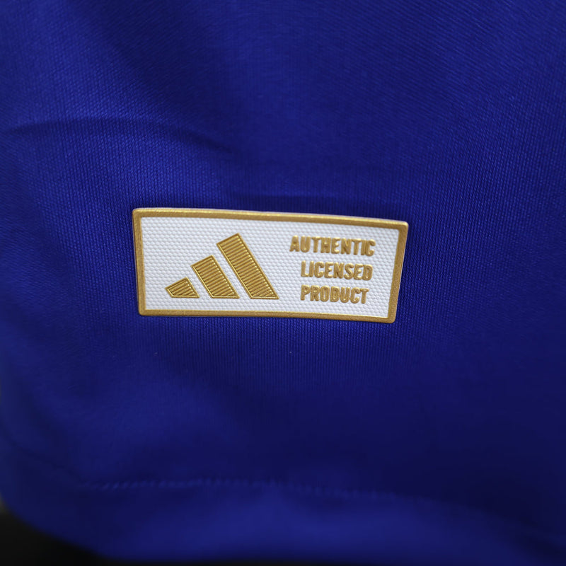 Camisa Boca Juniors Home 2024/25 Jogador Masculina Adidas oficial azul marinho com faixa amarela e escudo bordado, versão Player usada pelos atletas