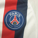 “Camisa PSG Third III 2018/19 Nike Retrô Masculina Branca, uniforme histórico do Paris Saint-Germain com detalhes em azul e vermelho, design retrô elegante para torcedores e colecionadores.”