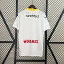 Camisa Lens Third III 2024/25 Puma Torcedor Masculina Branca, design moderno com detalhes vermelho e amarelo, tecido respirável e confortável para torcedores apaixonados.”