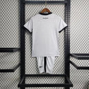 Kit Infantil Botafogo Third 2023/24 Reebok completo com camisa, shorts e meiões, uniforme oficial do Glorioso para crianças de 3 a 13 anos, cores preto e branco, escudo bordado e design moderno, perfeito para torcer com estilo e conforto."
