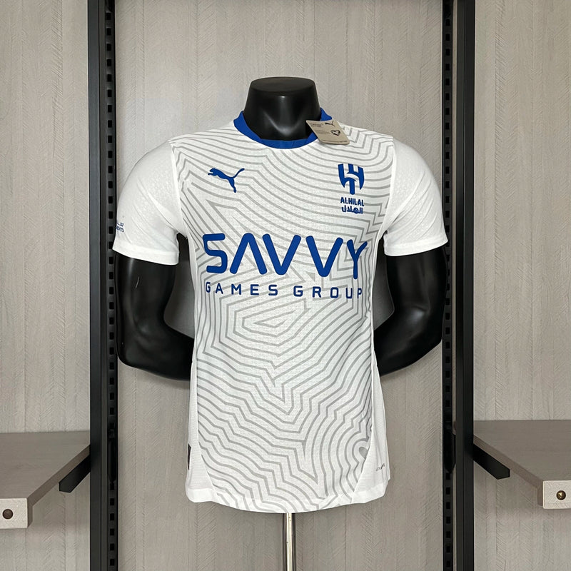 Camisa Al-Hilal Away II 2024/25 Puma Jogador Masculina Branca - uniforme de futebol versão jogador, manto alternativo do Al-Hilal FC, design branco com detalhes em azul, ideal para colecionadores e torcedores apaixonados.