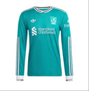 Camisa Liverpool Third III 2025/26 Adidas Torcedor Masculina verde manga longa, uniforme alternativo dos Reds, escudo bordado, logo Adidas e tecido leve com tecnologia AEROREADY."
camisa Liverpool 2025/26
camisa Liverpool manga longa
camisa Adidas Liverpool verde
camisa third Liverpool masculina