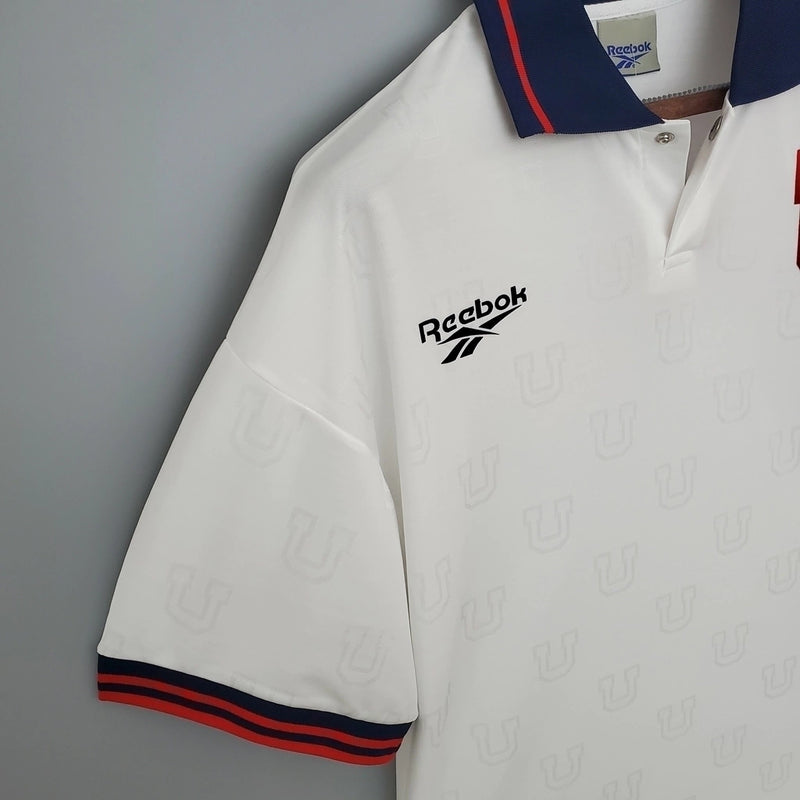 Camisa Universidad de Chile Away II 1998/99 Rebook Retrô Masculina branca, uniforme retrô de futebol chileno, camisa de torcedor clássica, coleção histórica, futebol chileno, estilo retrô, camisa de colecionador, Rebook Chile 1998/99"