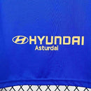 Kit Infantil Real Oviedo Home 2025/26 Adidas, camisa azul e shorts brancos oficiais, disponível para crianças de 3-4 a 12-13 anos, confortável e ideal para pequenos torcedores."