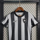 Kit Infantil Botafogo Home 2023/24 Reebok com camisa listrada preta e branca, shorts preto e meiões para crianças de 3 a 13 anos, uniforme oficial do Glorioso para pequenos torcedores"
