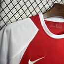 Camisa Arsenal Home I 2002/03 Nike Retrô Masculina, vermelho com mangas brancas, escudo do Arsenal bordado, gola tradicional, ideal para colecionadores e torcedores.