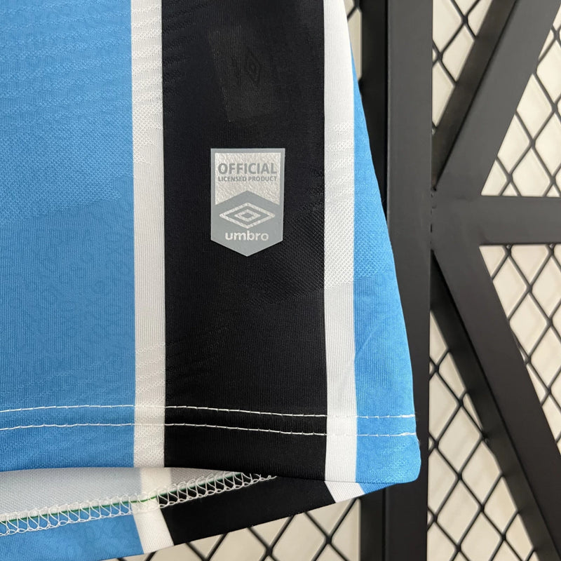 Camisa Grêmio Home 2024/25 Torcedora Feminina oficial, listras azul, preto e branco, escudo bordado, modelo confortável e moderno