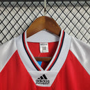 Camisa Arsenal Home I 1992/93 Adidas Retrô Masculina Vermelha com mangas brancas, gola polo, escudo bordado e logo Adidas, camiseta de futebol vintage para colecionadores e fãs do Arsenal"