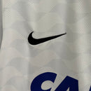 Camisa Corinthians Home I 2012/13 Nike Torcedor Masculina branca vista frontal


Detalhe do escudo bordado da camisa Corinthians 2012 Nike 


Camisa do Corinthians 2012/13 Nike modelo torcedor masculina


Vista traseira da camisa branca do Corinthians temporada 2012 2013"

Close na gola polo preta da camisa Corinthians Nike 2012


Etiqueta Nike Dri-FIT na camisa Corinthians 2012 