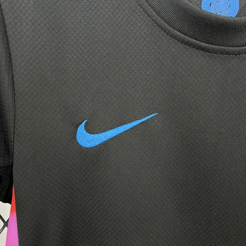 Kit Infantil Inglaterra Away II 2025/26 Nike - Conjunto completo de treino para crianças, com estilo, conforto e identidade visual da seleção inglesa