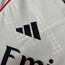 Camisa Benfica Away II 2025/26 Adidas Torcedor Masculina Bege, design moderno e elegante com detalhes vermelhos, conforto e tradição do futebol português.”