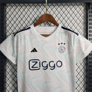 Kit Infantil Ajax Away (2) 2023/24 Adidas, uniforme completo infantil com camisa e short, disponível dos 3 aos 13 anos, ideal para pequenos torcedores apaixonados pelo Ajax.