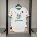 Camisa Palermo Third III 2024/25 Puma Torcedor Masculina branca com detalhes sutis em rosa e preto, escudo bordado no peito, logo Puma em destaque, gola redonda moderna e tecido respirável dryCELL, ideal para torcedores que valorizam estilo, conforto e tradição do clube italiano.