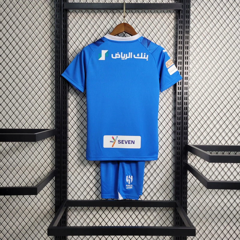 Kit Infantil Al-Hilal Home I 2023/24 Puma azul – camisa e short oficiais da temporada, modelo leve e confortável para crianças torcedoras do Al-Hilal"
