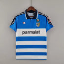 Camisa Parma Goleiro 1999/00 Retrô Masculina Azul com escudo bordado, design clássico e visual autêntico dos goleiros lendários do futebol italiano.”