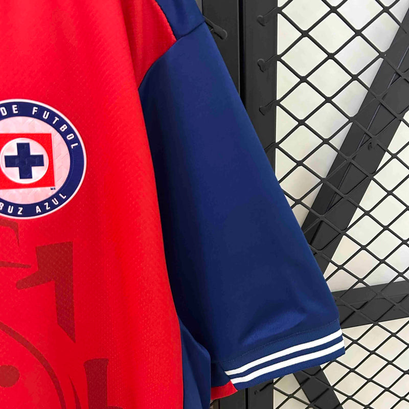 Camisa Cruz Azul Third III 2024/25 Pirma Torcedor Masculina Vermelha, uniforme vibrante, futebol mexicano, escudo do Cruz Azul, conforto e estilo para torcedores"