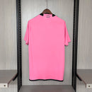 Camisa Inter Miami Home I 2024/25 Adidas masculina, rosa com detalhes em preto, design moderno para torcedores, tecido leve e respirável, perfeita para jogos e colecionadores."
