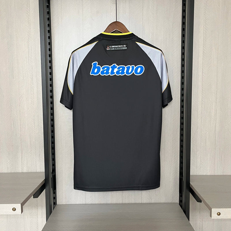 Camisa retrô do Corinthians 1999 preta com patrocínio Batavo e escudo bordado com três estrelas