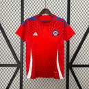 Camisa Chile Home 2024/25 Masculina para torcedor, vermelha com detalhes em azul e branco, modelo oficial da seleção chilena, ideal para fãs da Seleção do Chile"
