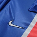 Camisa PSG Home I 1998/99 Nike Retrô Masculina Azul, uniforme clássico do Paris Saint-Germain, design histórico e confortável para torcedores e colecionadores.”
