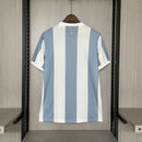 Camisa Argentina "Edição Aniversário" 2024/25 Adidas Torcedor Masculina azul celeste com detalhes brancos, tecido leve e respirável, corte masculino – ideal para torcer, colecionar e uso casual.