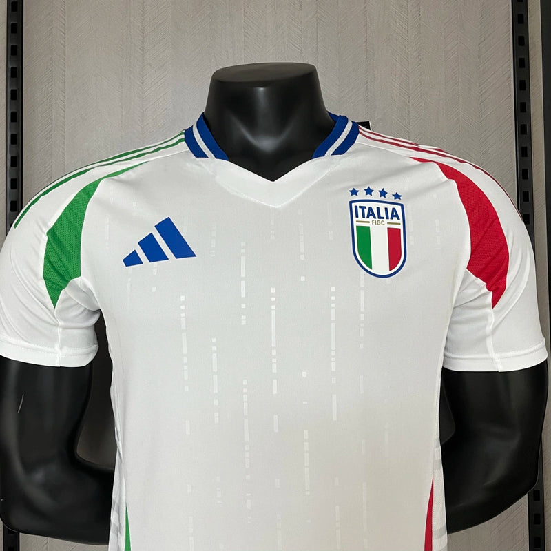 “Camisa Itália Away II 2024/25 Adidas Jogador Masculina, branca, modelo slim fit de alta performance, com escudo da seleção italiana e logo Adidas em destaque, feita em tecido leve e respirável usado pelos atletas.”