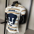 Camisa Pumas UNAM Home I 2024/25 Nike Jogador Masculina Branca, versão jogador, uniforme oficial de jogo, escudo gigante no peito, tecnologia Dri-FIT ADV"